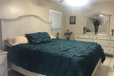 Image de Acu area- Roomy Home close to Acu great for short term or long term.