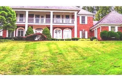 Image de Luxurious Florissant Estate, “Holiday Special “