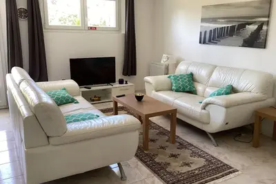 Image de 2 bedroom ground floor modern apartment 4km beach