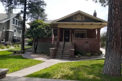 Image de Charming Downtown Historic Cottage. Walk to Downtown!