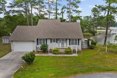 Image de Serenity Creekside - Waterfront with Dock