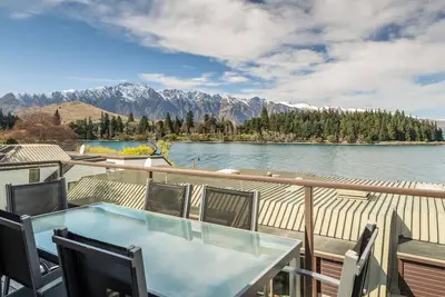 Image de The Lodges 9 - Lake Front Views & Walk to Town