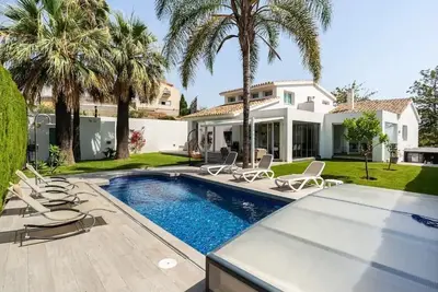 Image de Villa Benalmadena with sauna and heated pool.