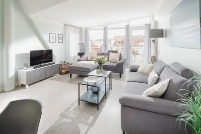 Sun 12 - Apartment de Luxe in best island location with balcony!
