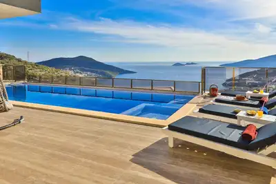 Image de Villa for 8, Secluded Infinity Pool, Heated Indoor Pool, Games Room & Sauna