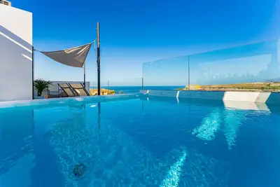 Image de Green House - modern villa with a private rooftop pool in the south of Tenerife!