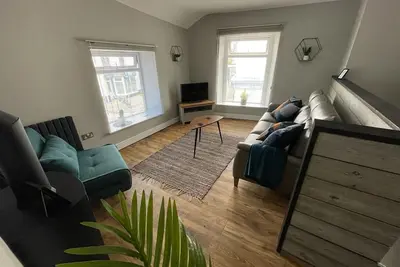 Image de Gower Place Heart of Mumbles | Sleeps 2 | Near Beach | Oystermouth Castle | Wifi