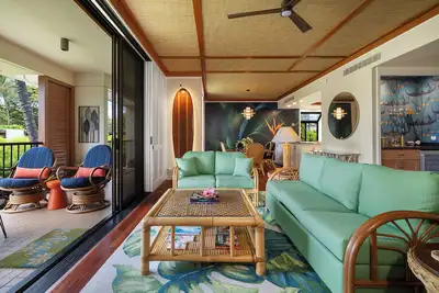Image de Bright Picturesque 2nd Story Pond View condo, Close to the Beach!