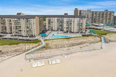 Image de Terrific water views, located in Sea Colony.