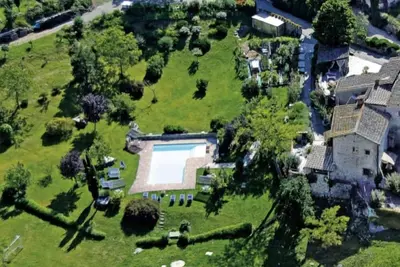 Image de vacation rental of 5 apartments in 3 farmhouses - max. 20 pers. - community pool