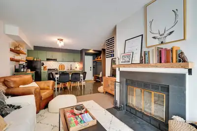 Image de Ski-In\/Ski-Out Magic Mountain Condo w\/ Deck!