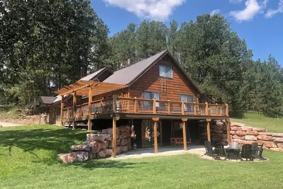 Image de Pinetree Cabin - 4 king beds, stunning views