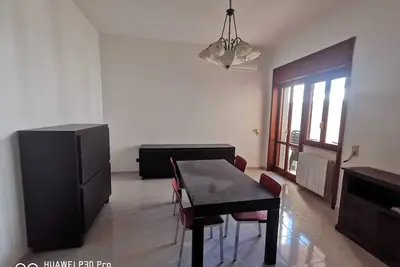 Image de 5 minutes from the historic center. Large Apartment