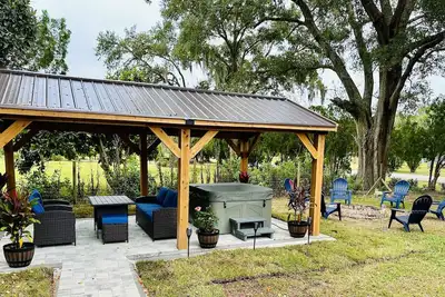 Image de Newly Remodeled 3 bedroom 2 bath home w fenced yard, pool table & hot tub