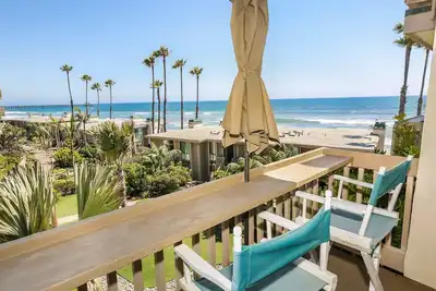 Image de 1Bdrm with Amazing Ocean View - Complex built directly on beach- E208 North Coast Village