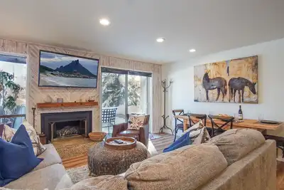 Image de Bonne Vie Condo with Elkhorn Amenity Passes!