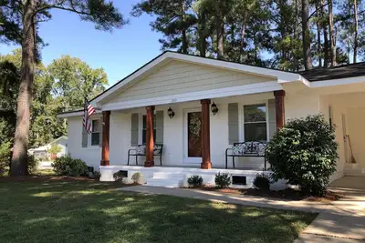 Image de Close to Highgrove Estate and Campbell University