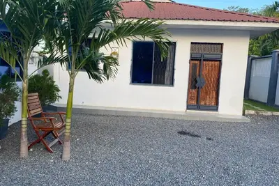 Image de Tulivu House - 2-bedroom vacation home close to the beach