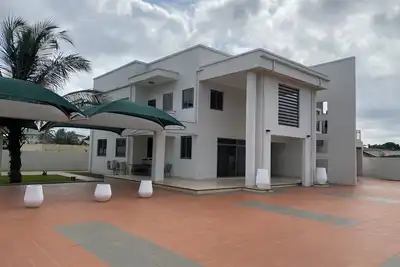 Image de 4 Bedroom Luxurious Villa @ Adolez & Suites