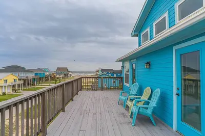 New Beach and Bay Views Large Decks San Luis Pass Pets Welcome