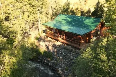 Image de Romantic Creekside Artists Retreat In 18 Acres