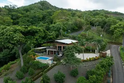 Image de Private 3-bedroom, 3. 5-bathroom home with Amazing Ocean-Views in Playa Grande