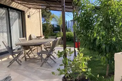 Comfortable house 2 minutes from the beach.