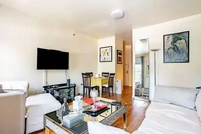 Image de In the heart of east Harlem 5 minutes away from train station
