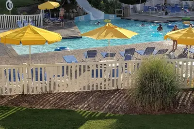 Image de Atlantic Beach - A Place at the Beach, Pool View- 1st Floor, Beachfont Complex