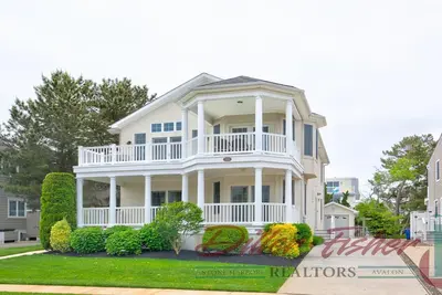 Image de Beautiful Stone Harbor home close to town and the beach