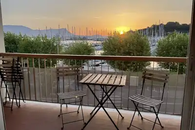 Image de Appartement les pieds dans l'eau, port de Saint Mandrier
