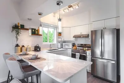 Image de ❣Newly Renovated Family 3br Th❣Steps to Gyro Beach