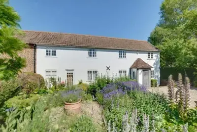 Image de Charming countryside cottage with large garden