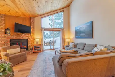 Image de Mountain View Condo – Near Golf & Shuttle 562