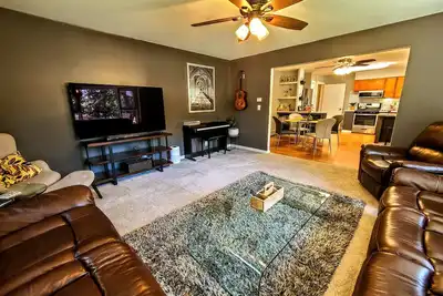 Image de Ultra Comfy, Clean & Spacious, Private Home in Boyne | Dogs Ok! | Walk to Town