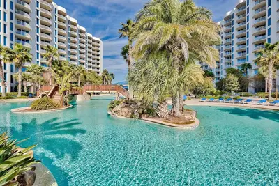 Image de Family Beach Retreat - Near Henderson Park - Heated Pool