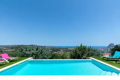 Image de Grande villa confortable avec piscine privée à Calpe, Costa Blanca, Espagne pour 8 personnes