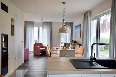 Image de High-quality vacation home close to the beach, south-facing terrace, loggia with sea view, sauna