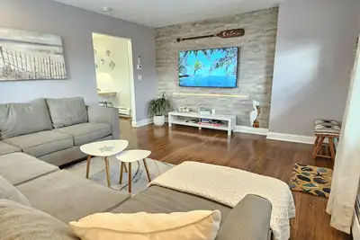 Image de Beautiful 2 Bed Apt w/ Parking & Beach Passes - Walk to Beach, Rides, Waterpark