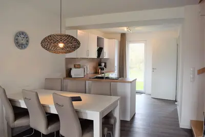 Image de Modern vacation home, sauna, south-facing terrace, loggia with sea view, pets
