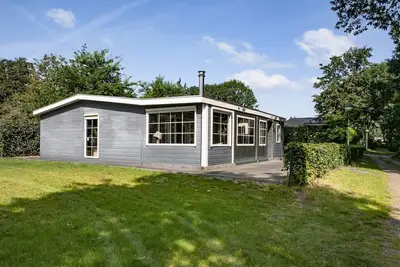 Image de Lovely spacious 5 person chalet in the middle of the Heydeveld