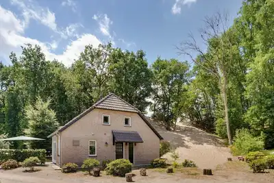 Image de Rural Comfort Farmhouse with Private Outdoor Hot tub