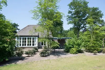 Image de Delightful villa in the middle of nature with your own outdoor hot tub!