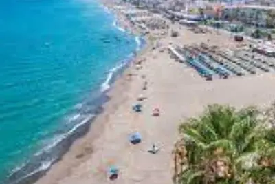 Image de Comfortable Apartment for 6 2 min from the Beach