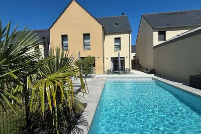 Image de A deux minute de Dinard, très belle Villa de bord de mer avec piscine chauffée.