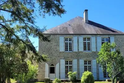 Image de Très beau domaine avec piscine et parc arboré