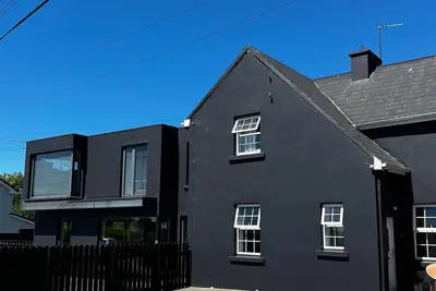 Image de The 1892 Schoolhouse Killarney - newly renovated in a contemporary style