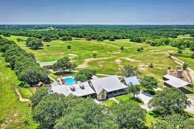 Image de ‘Sunset Ranch’ w/ Pool & Hot Tub on 29 Acres!