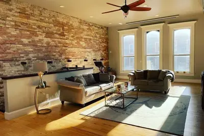 Image de Downtown Loft Style Lux close to Lambeau