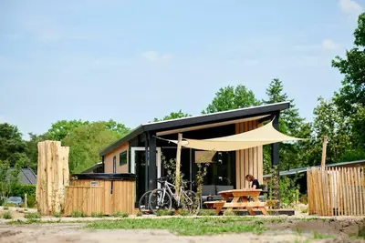 Image de Experience the genuine Veluwe feeling in this relaxed Sand Lodge